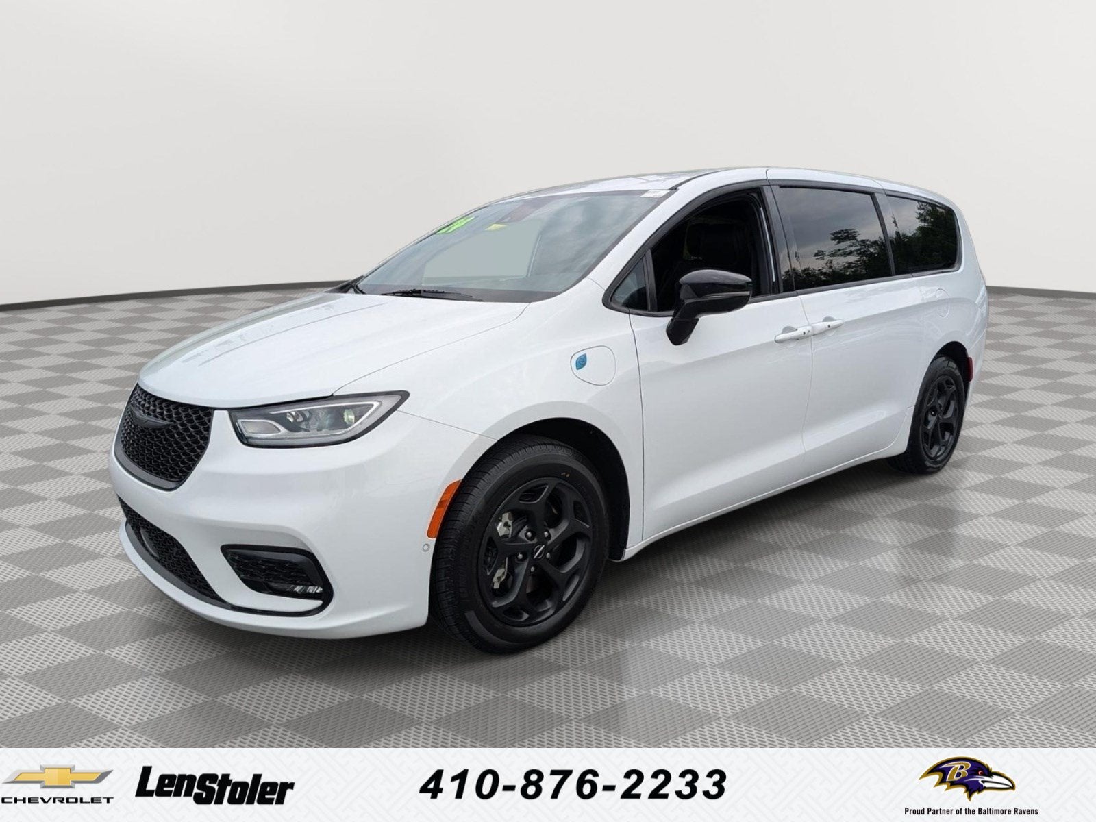 2024 Chrysler Pacifica Hybrid S Appearance Pkg in Bright White — front three-quarter view