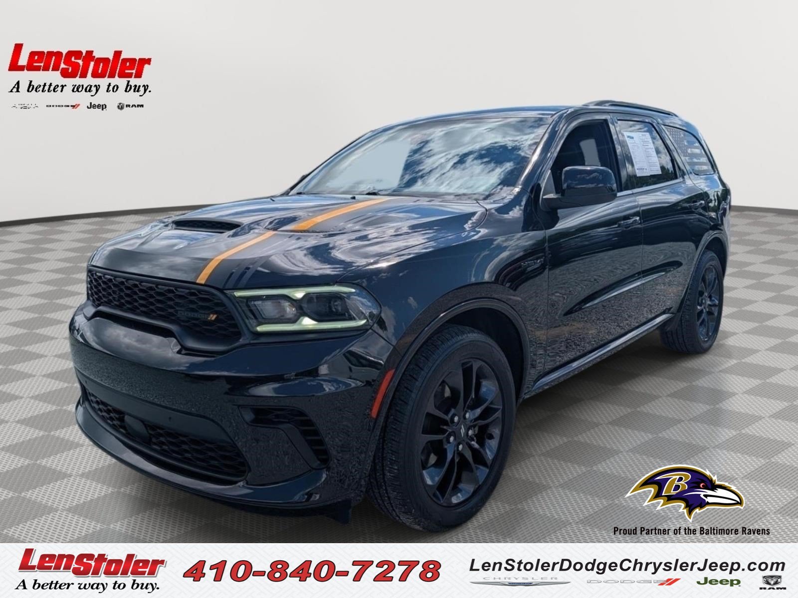 2023 Dodge Durango Hemi Orange in Db Black Clearcoat — front three-quarter view
