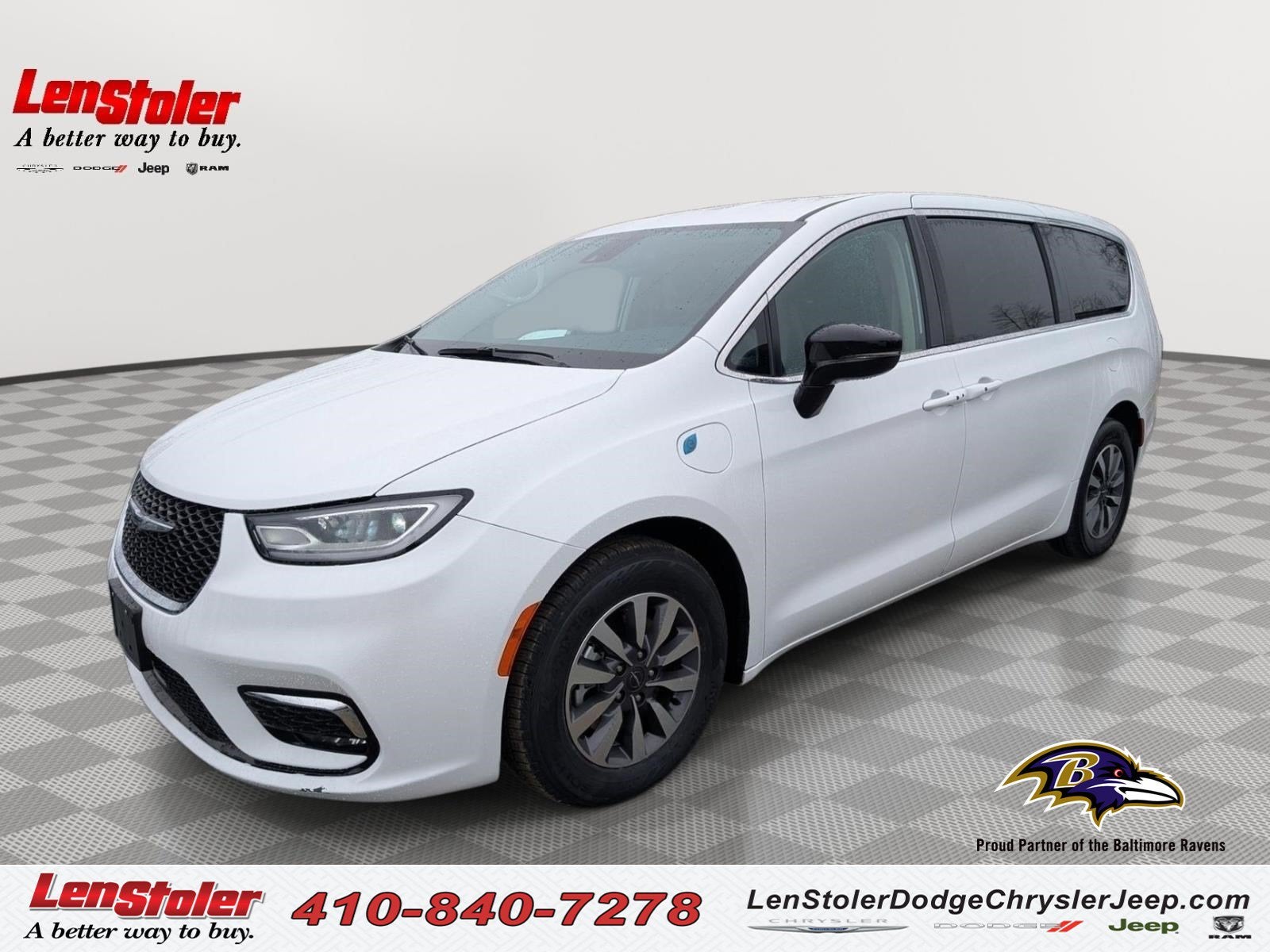 2024 Chrysler Pacifica Hybrid Select in Bright White Clearcoat — front three-quarter view