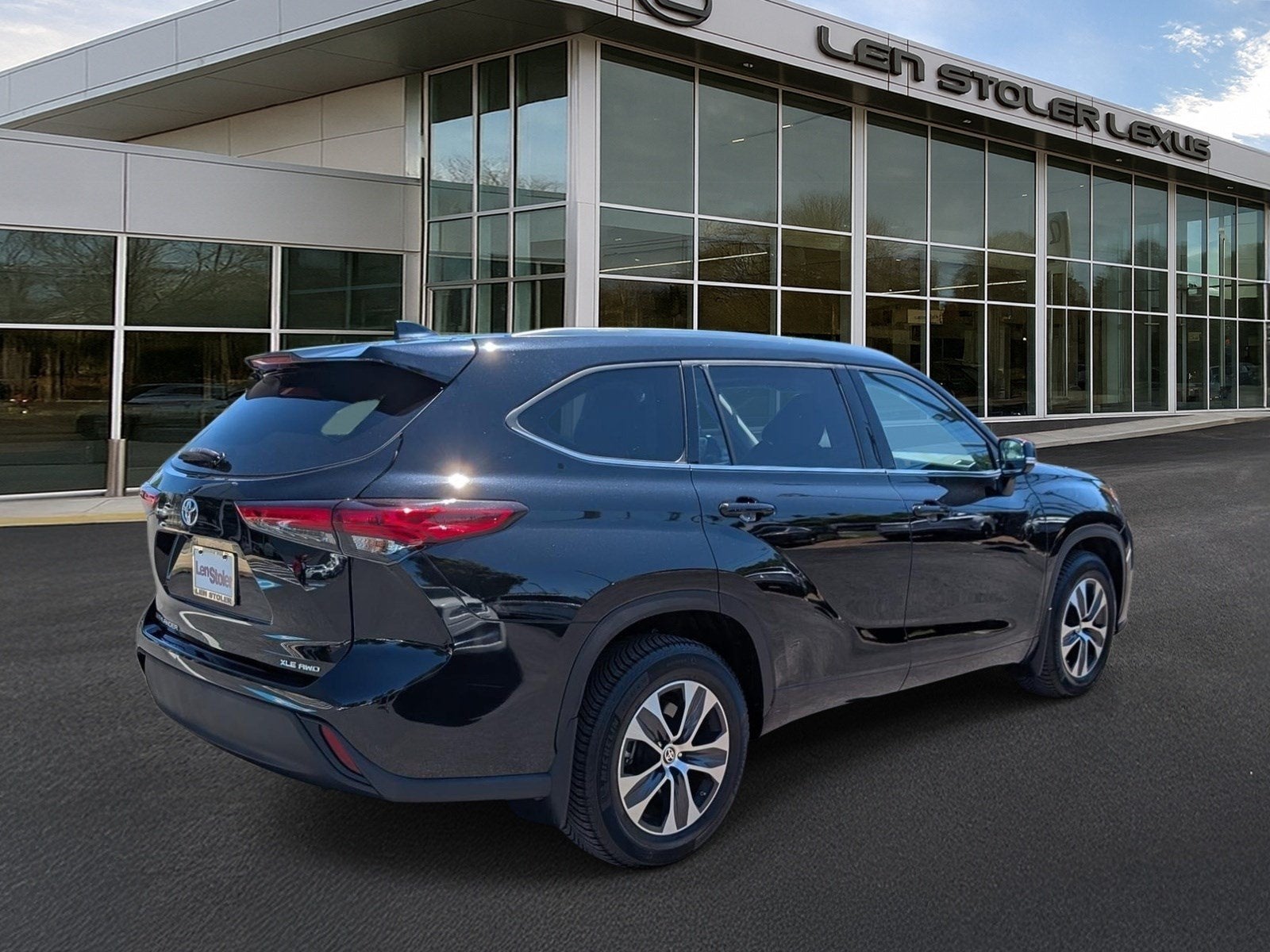 2020 Toyota Highlander — rear three-quarter view